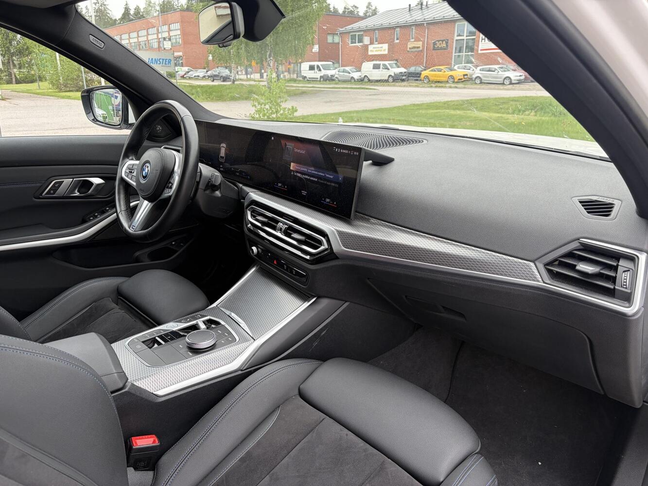 BMW 330 vaihtoauto