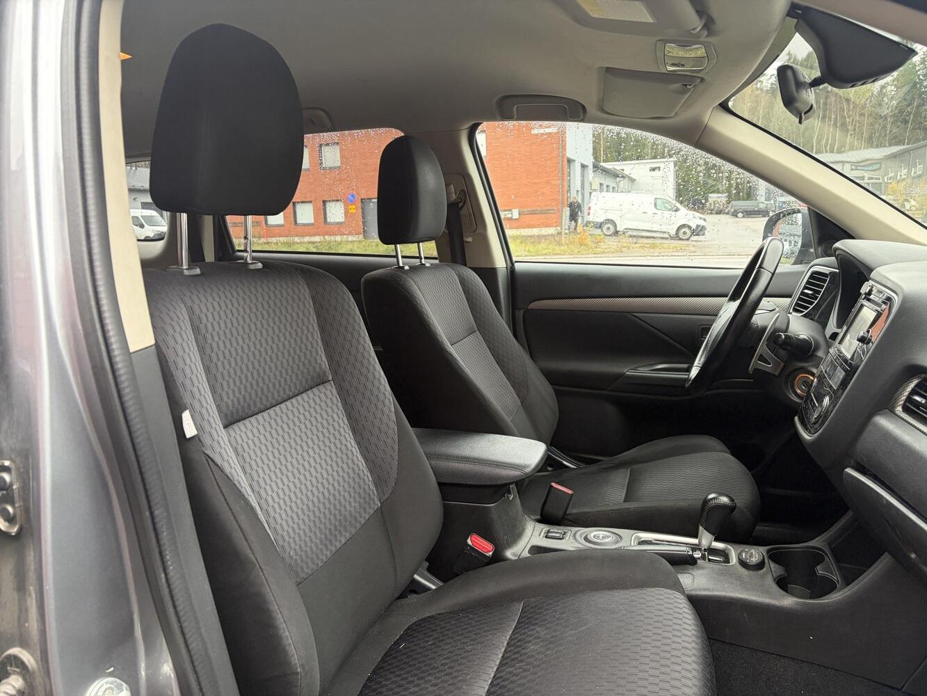 Mitsubishi Outlander vaihtoauto
