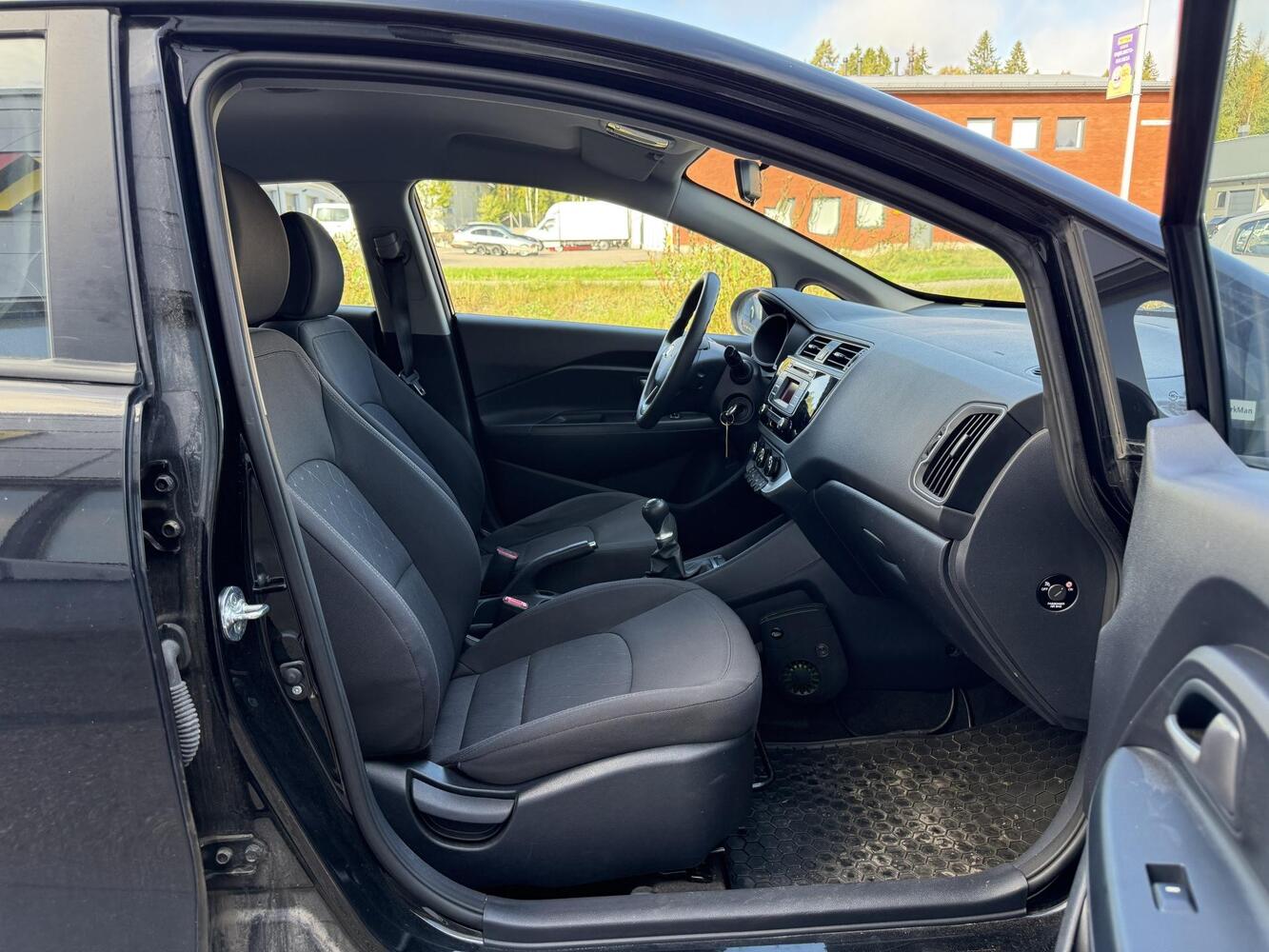 Kia Rio vaihtoauto