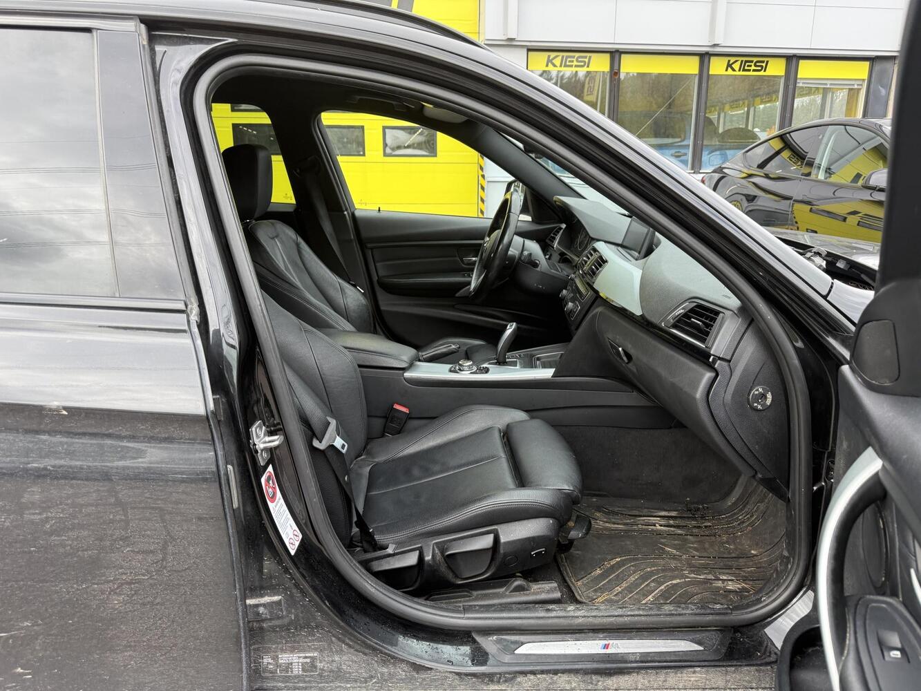 BMW 330 vaihtoauto