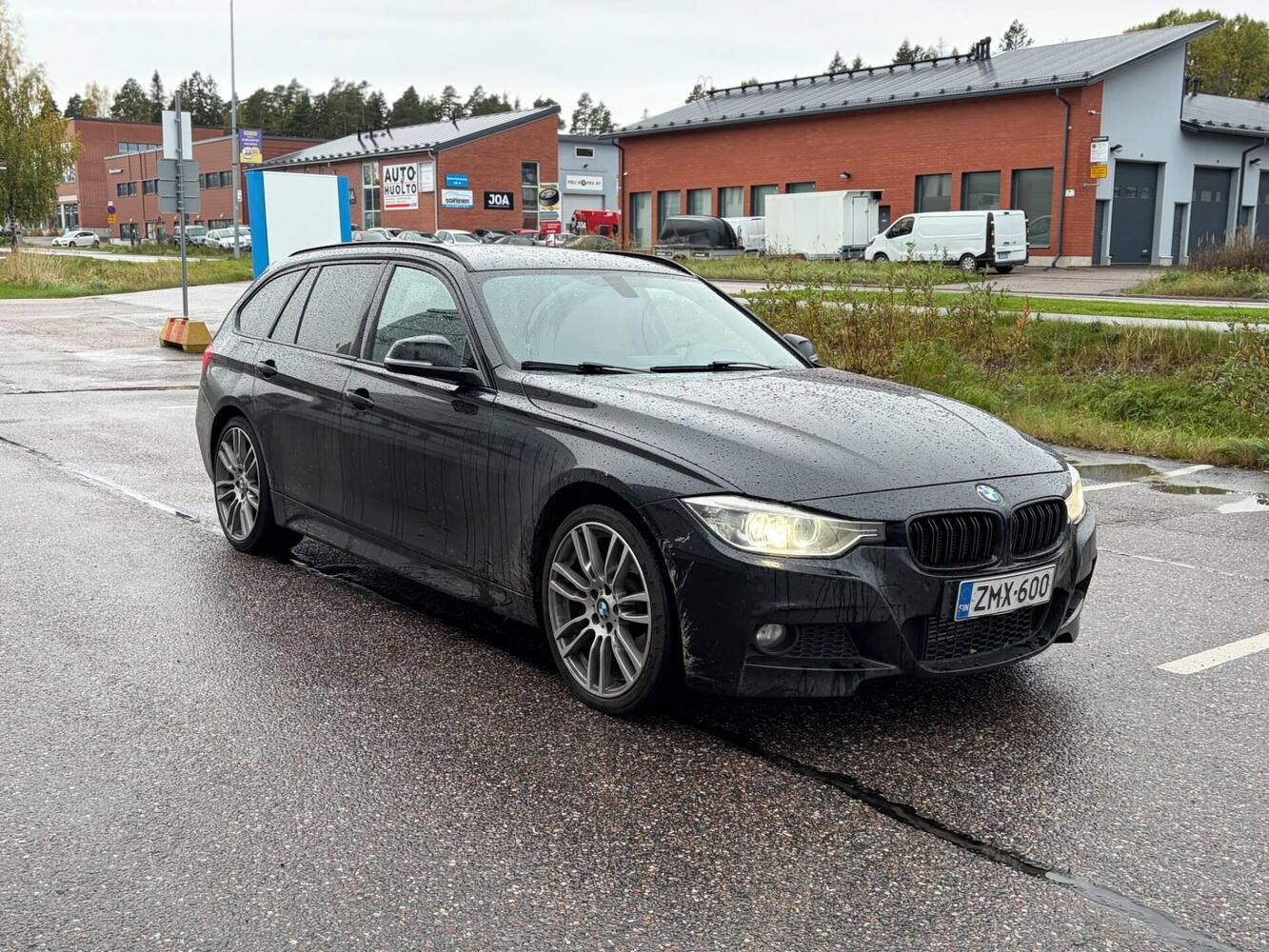 BMW 330 vaihtoauto