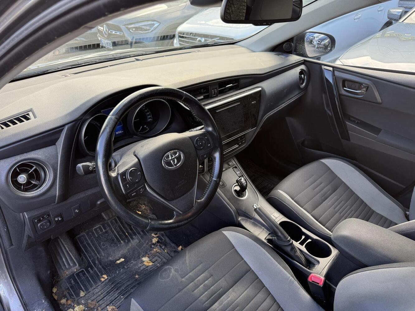 Toyota Auris vaihtoauto