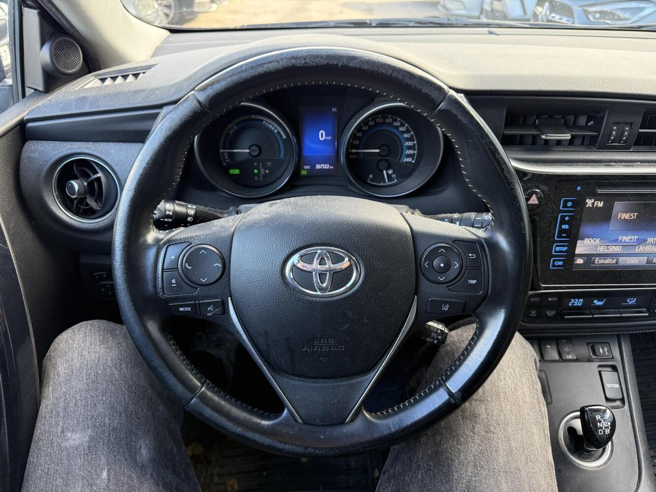 Toyota Auris vaihtoauto