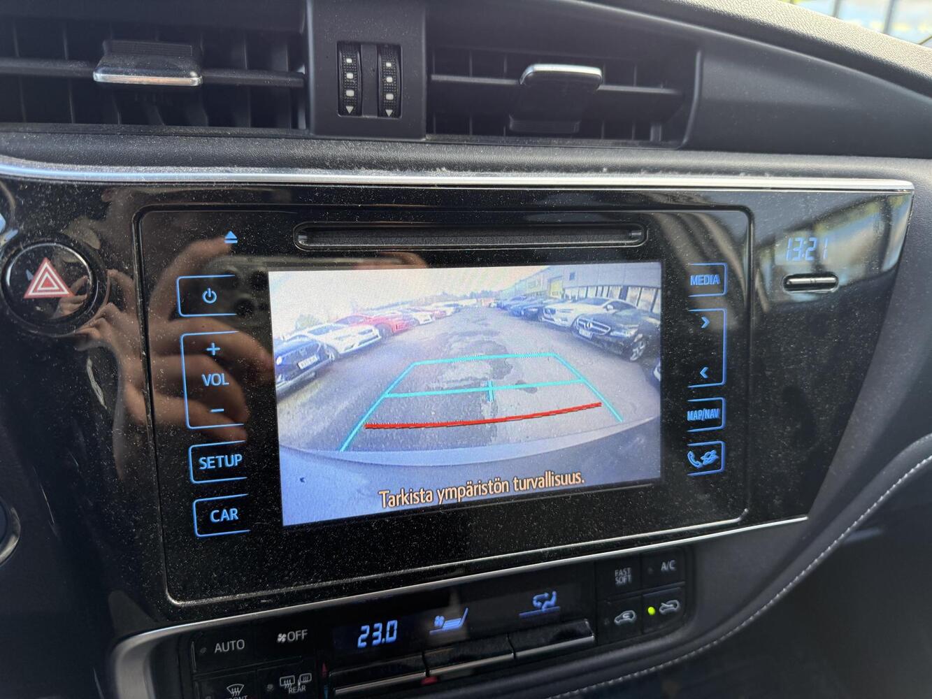 Toyota Auris vaihtoauto