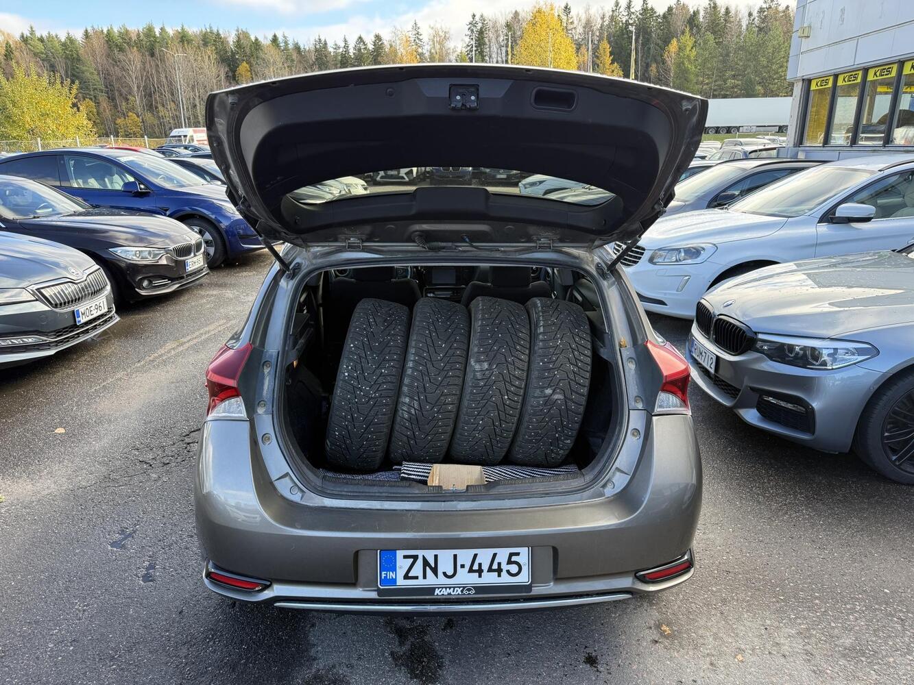 Toyota Auris vaihtoauto