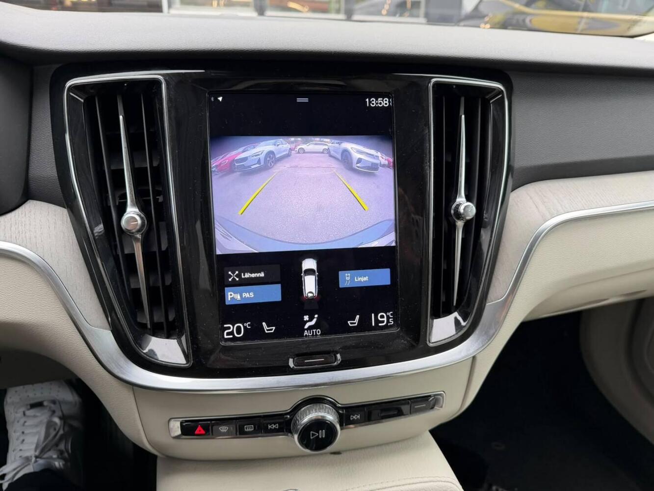 Volvo V60 vaihtoauto