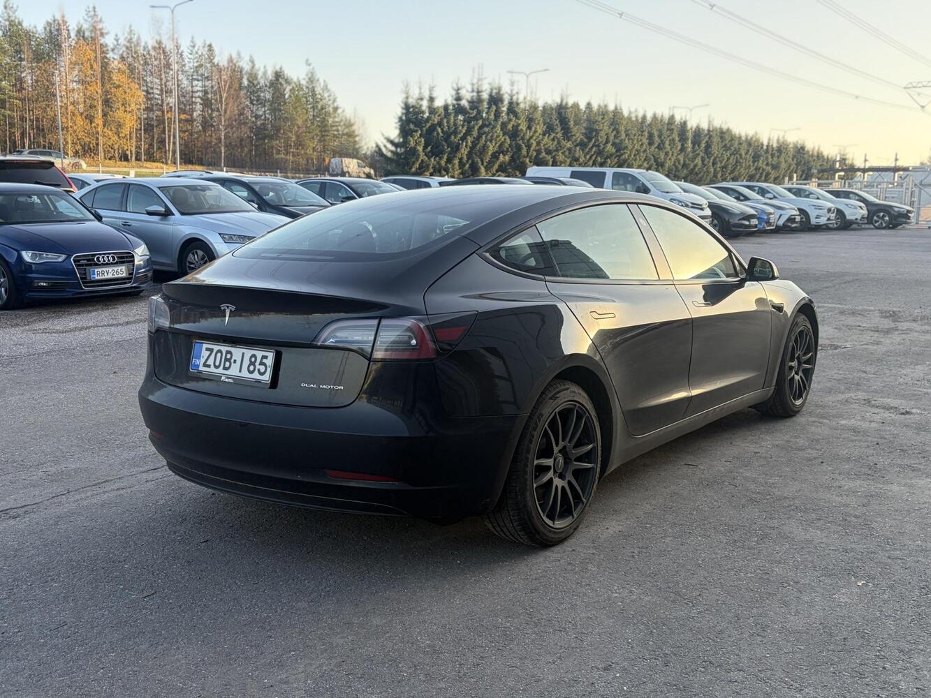 Tesla Model 3 vaihtoauto