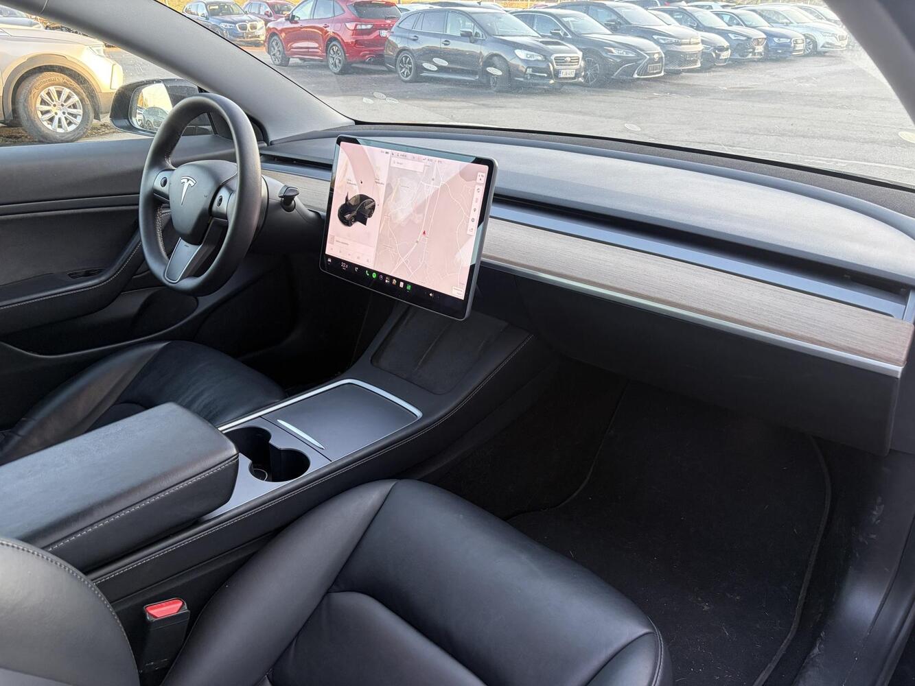 Tesla Model 3 vaihtoauto