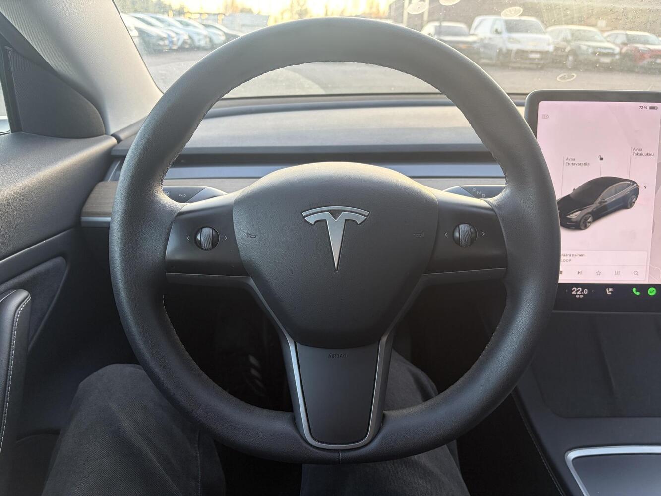Tesla Model 3 vaihtoauto