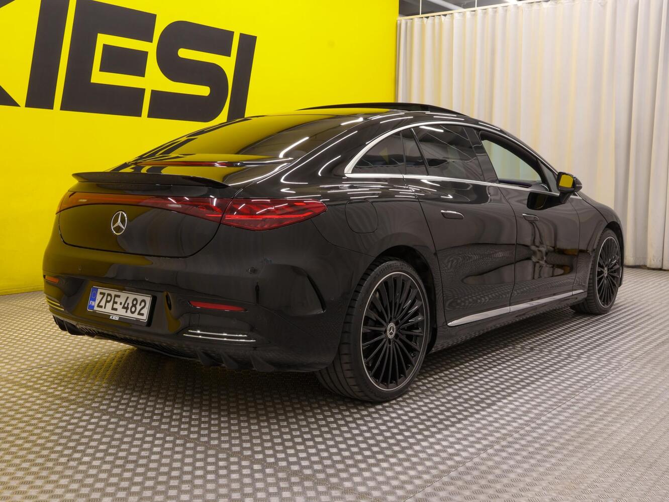 Mercedes-Benz EQE vaihtoauto