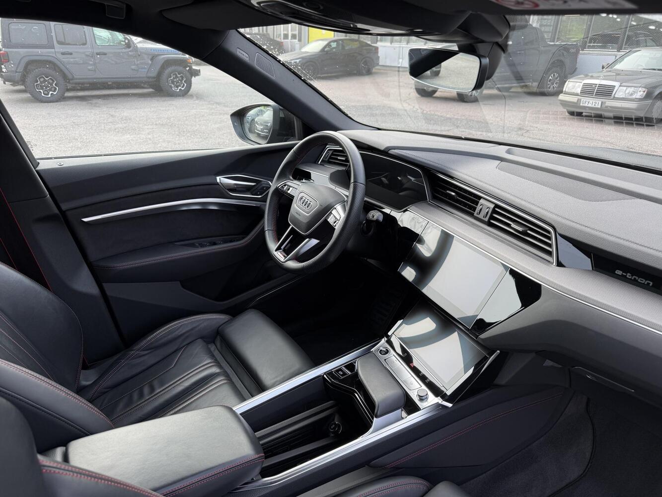 Audi Q8 e-tron vaihtoauto