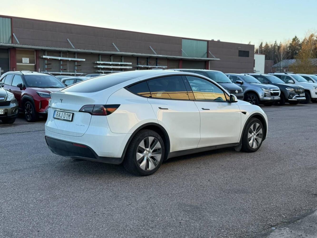 Tesla Model Y vaihtoauto