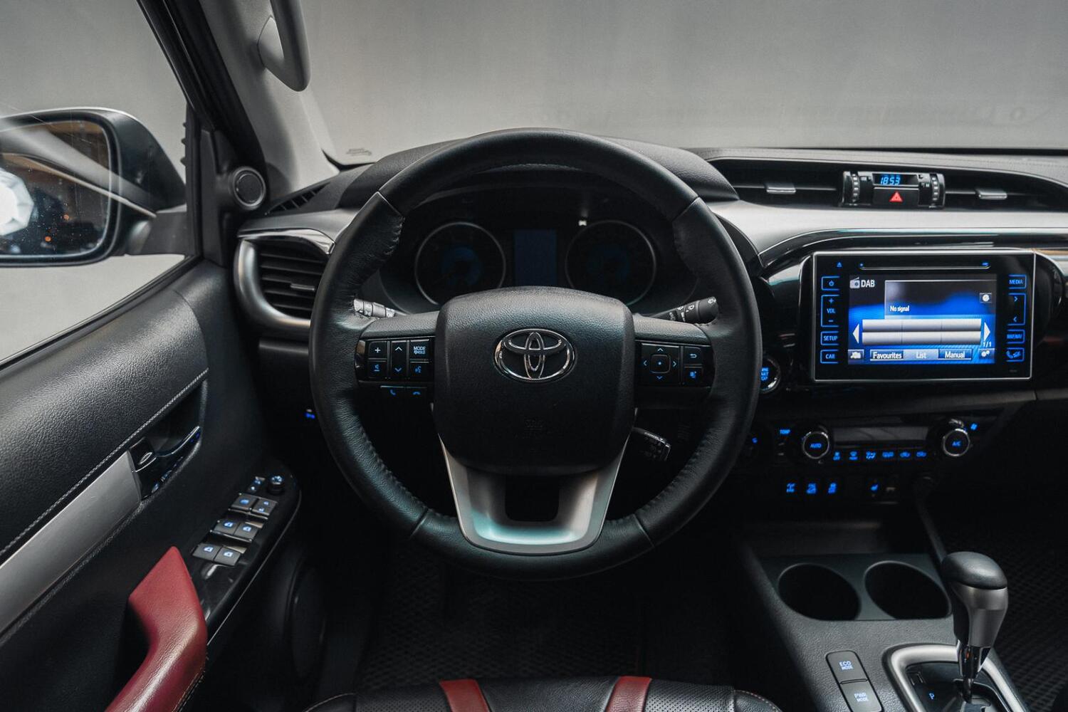 Toyota Hilux vaihtoauto