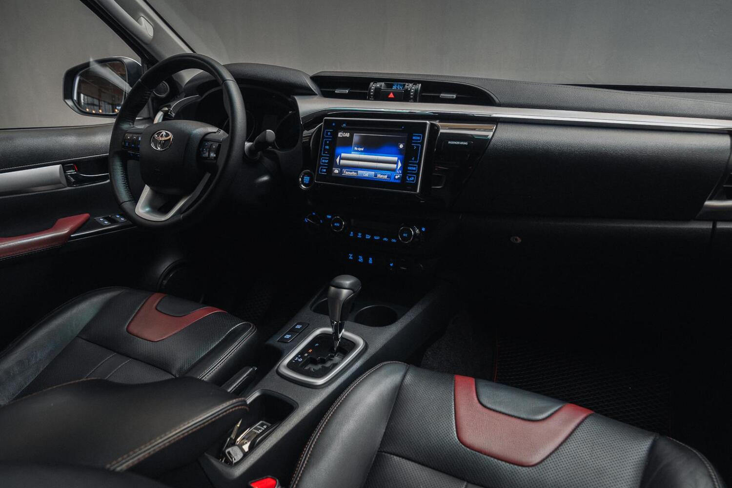 Toyota Hilux vaihtoauto