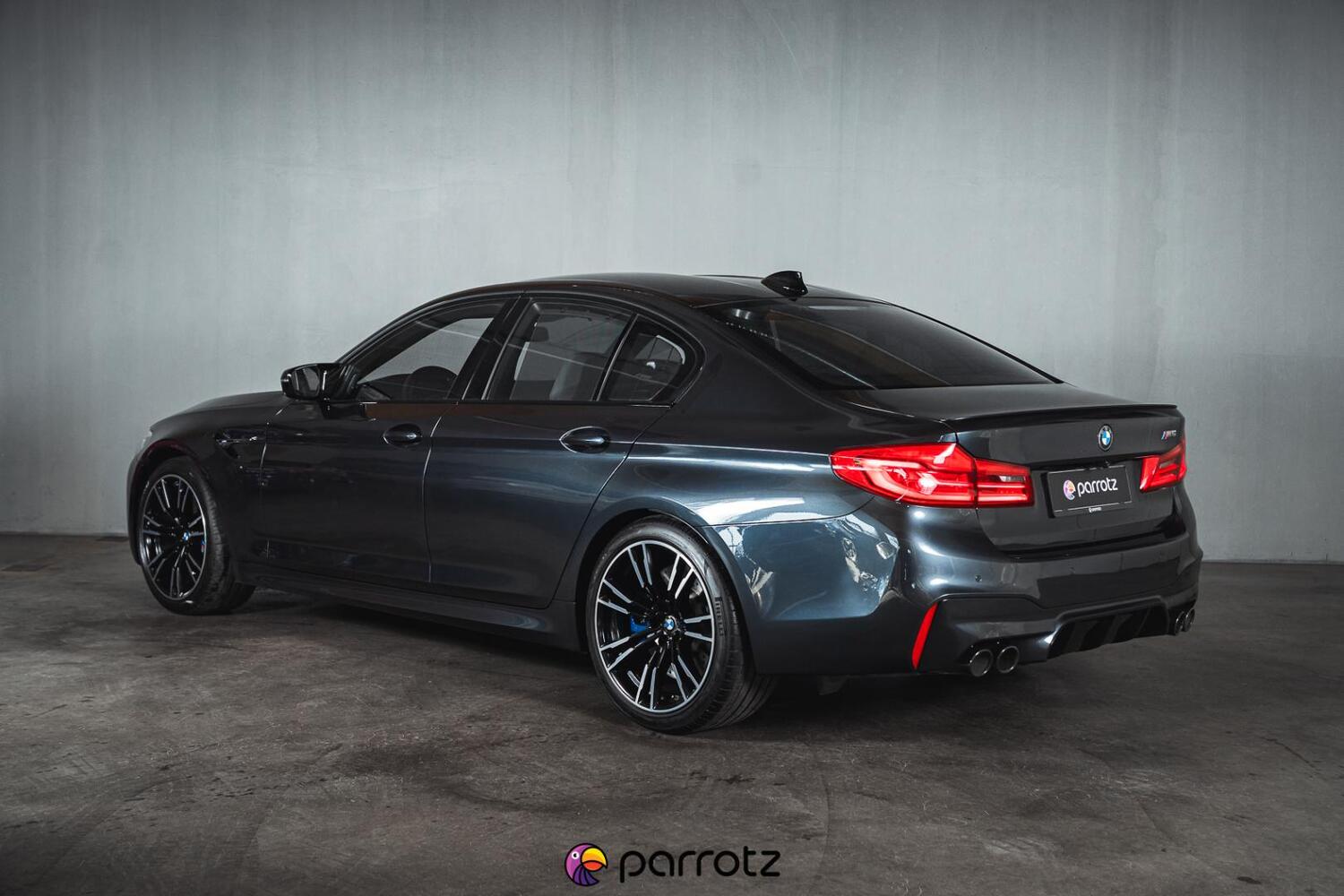 BMW M5 vaihtoauto