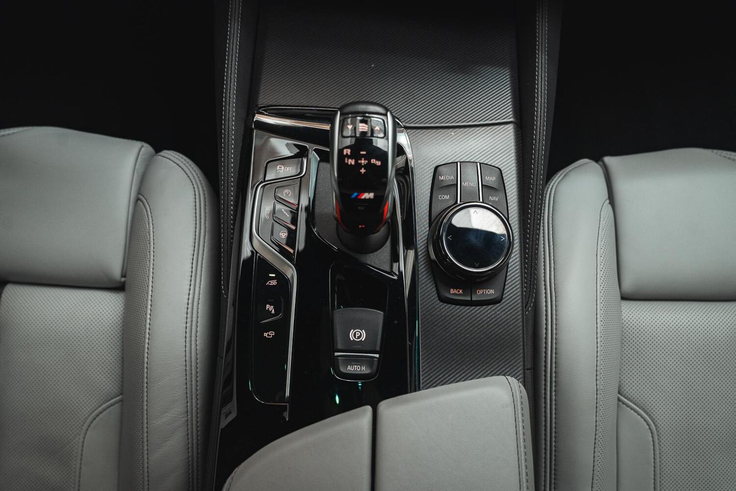 BMW M5 vaihtoauto