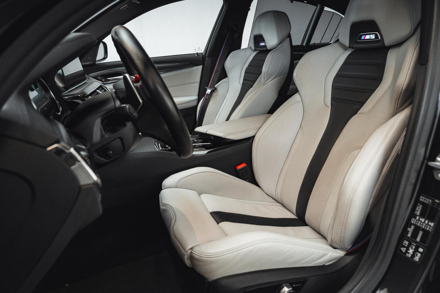 BMW M5 vaihtoauto