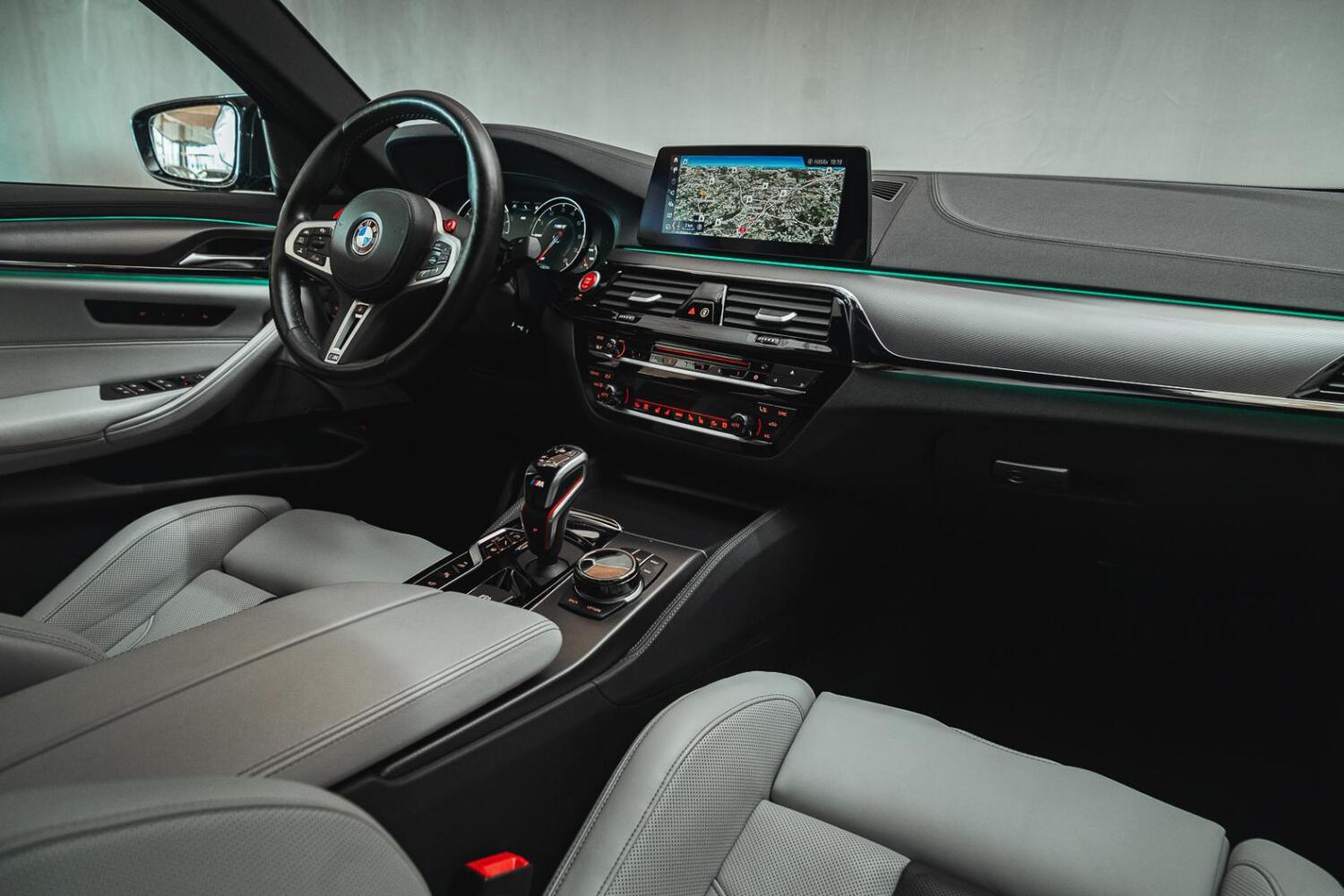 BMW M5 vaihtoauto