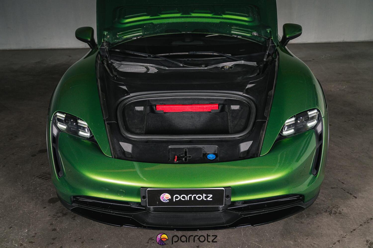 Porsche Taycan vaihtoauto