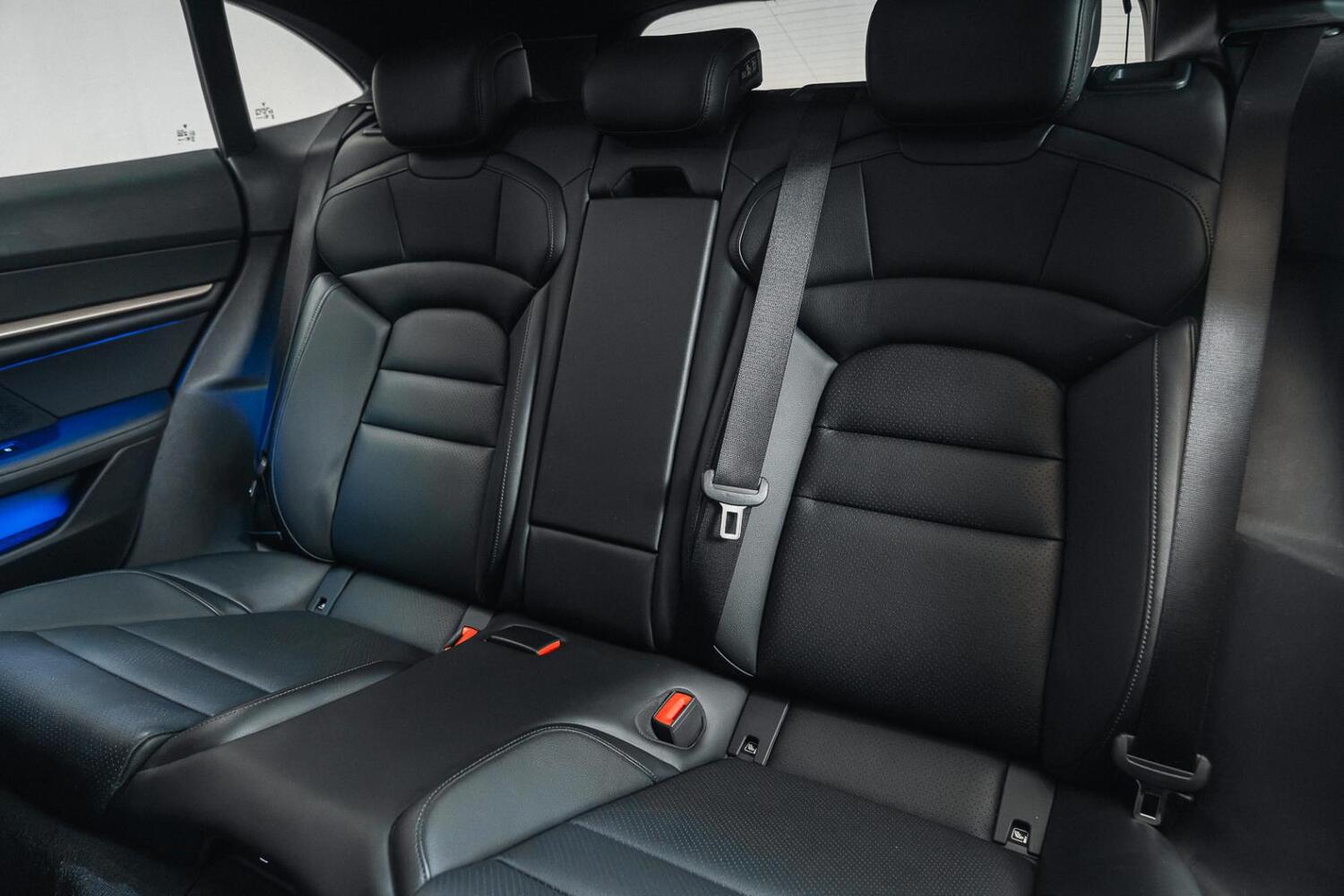 Porsche Taycan vaihtoauto