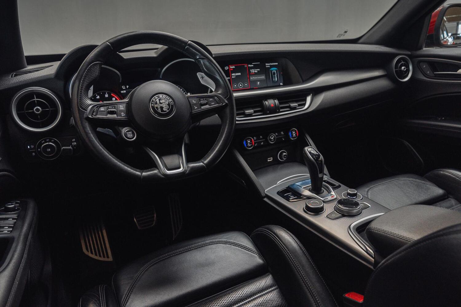 Alfa Romeo Stelvio vaihtoauto