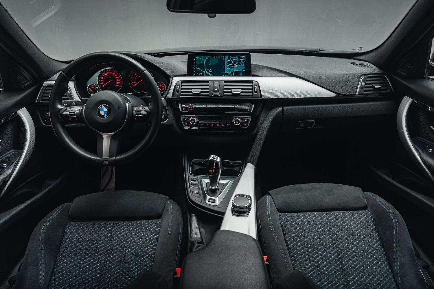 BMW 330 vaihtoauto
