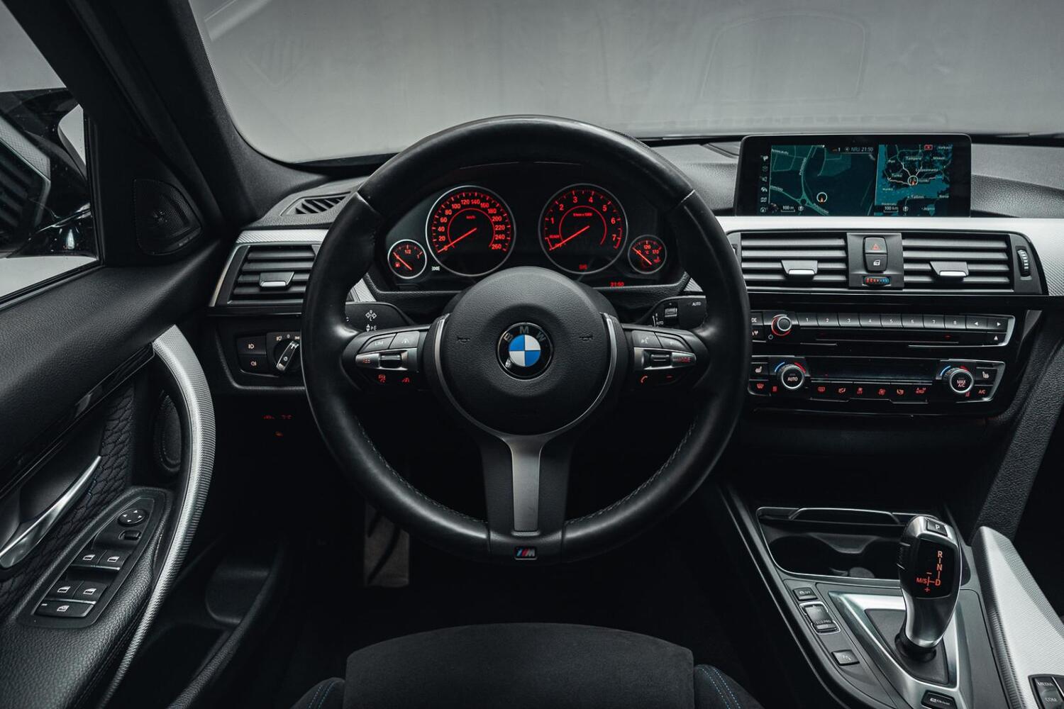 BMW 330 vaihtoauto
