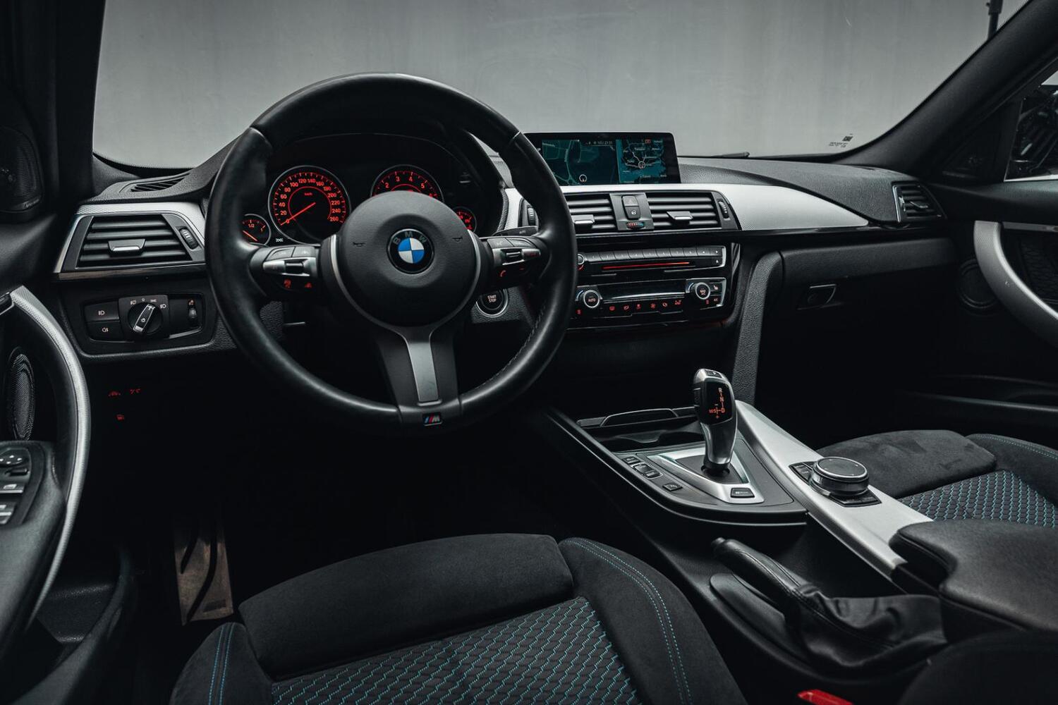 BMW 330 vaihtoauto