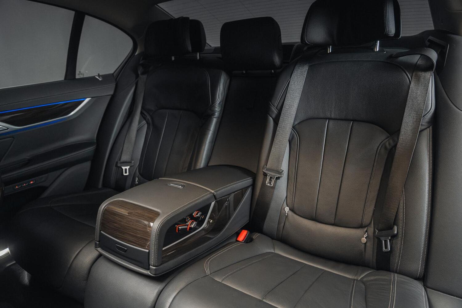 BMW 745 vaihtoauto