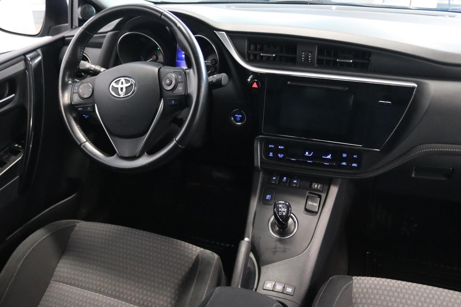 Toyota Auris vaihtoauto