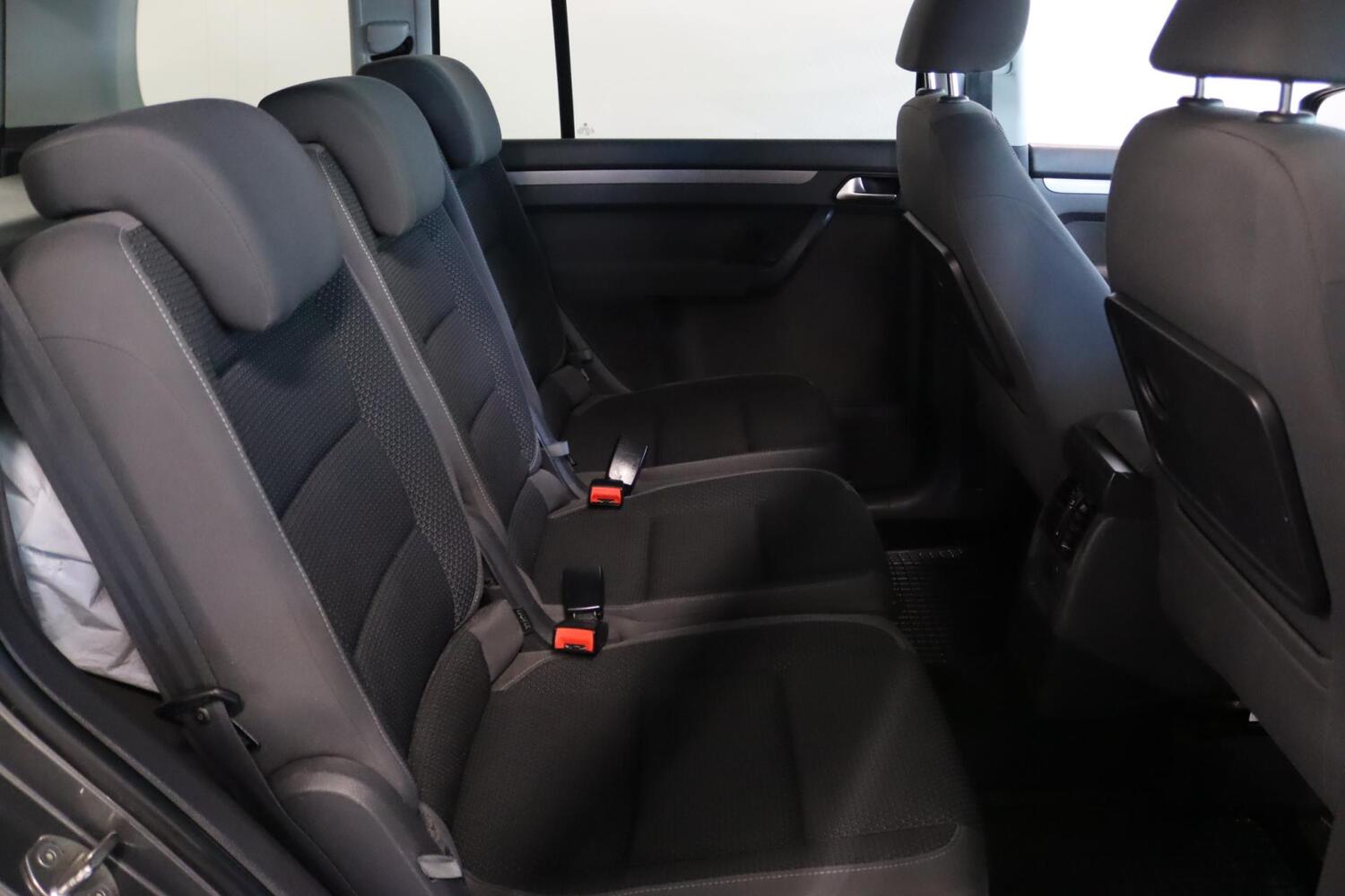 Volkswagen Touran vaihtoauto