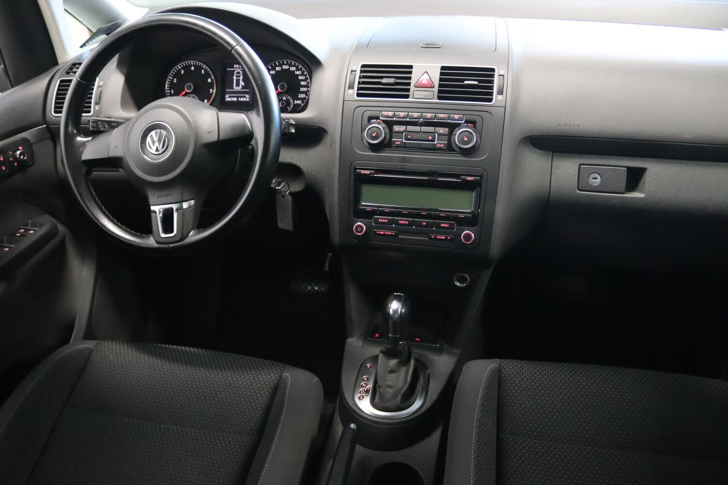 Volkswagen Touran vaihtoauto