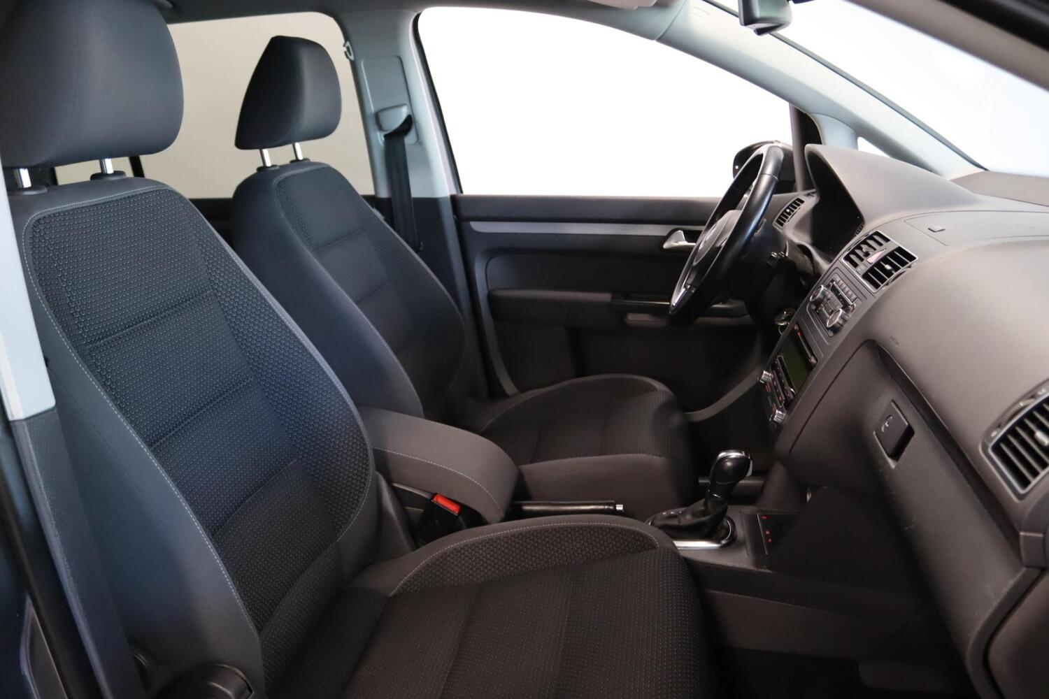 Volkswagen Touran vaihtoauto