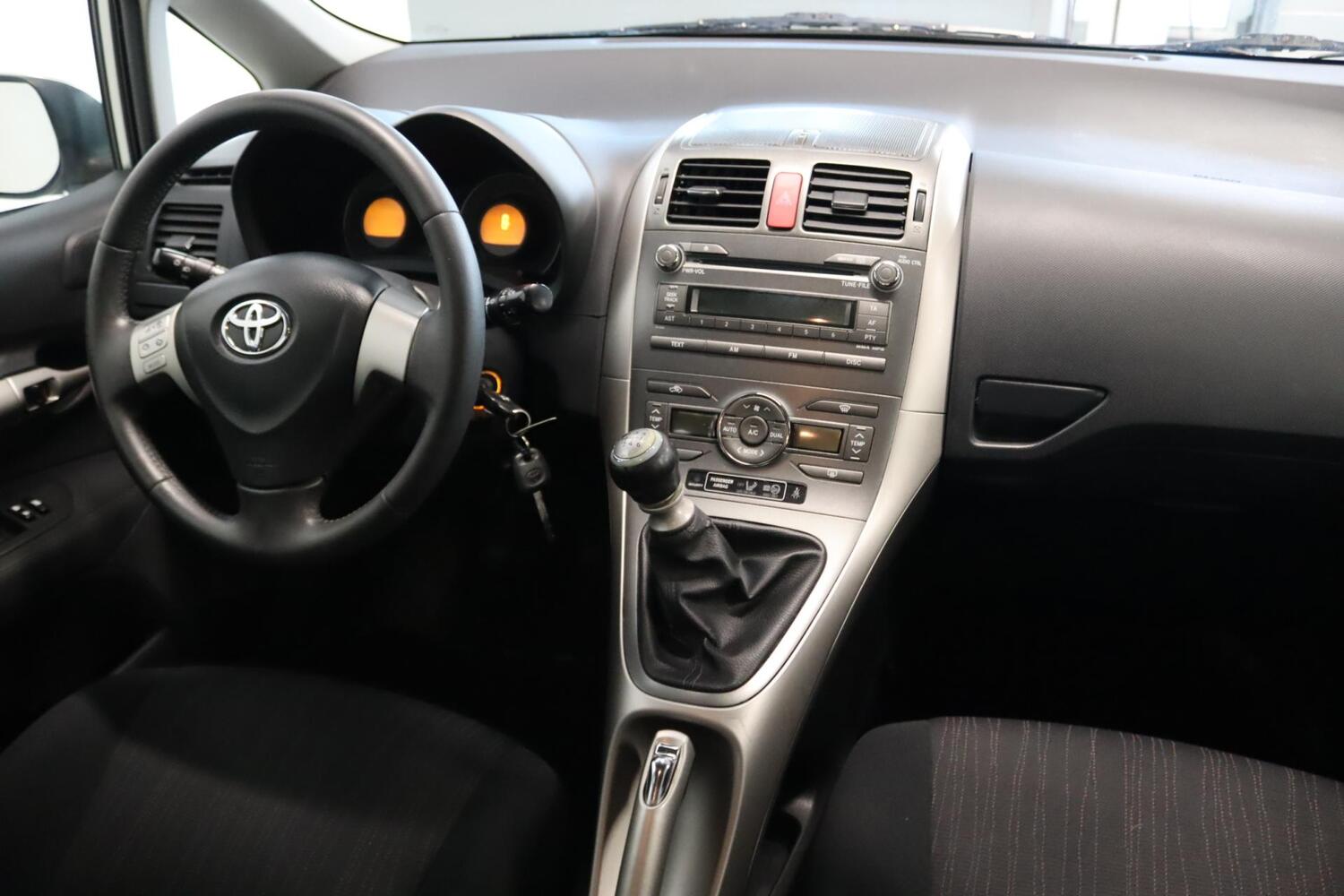 Toyota Auris vaihtoauto