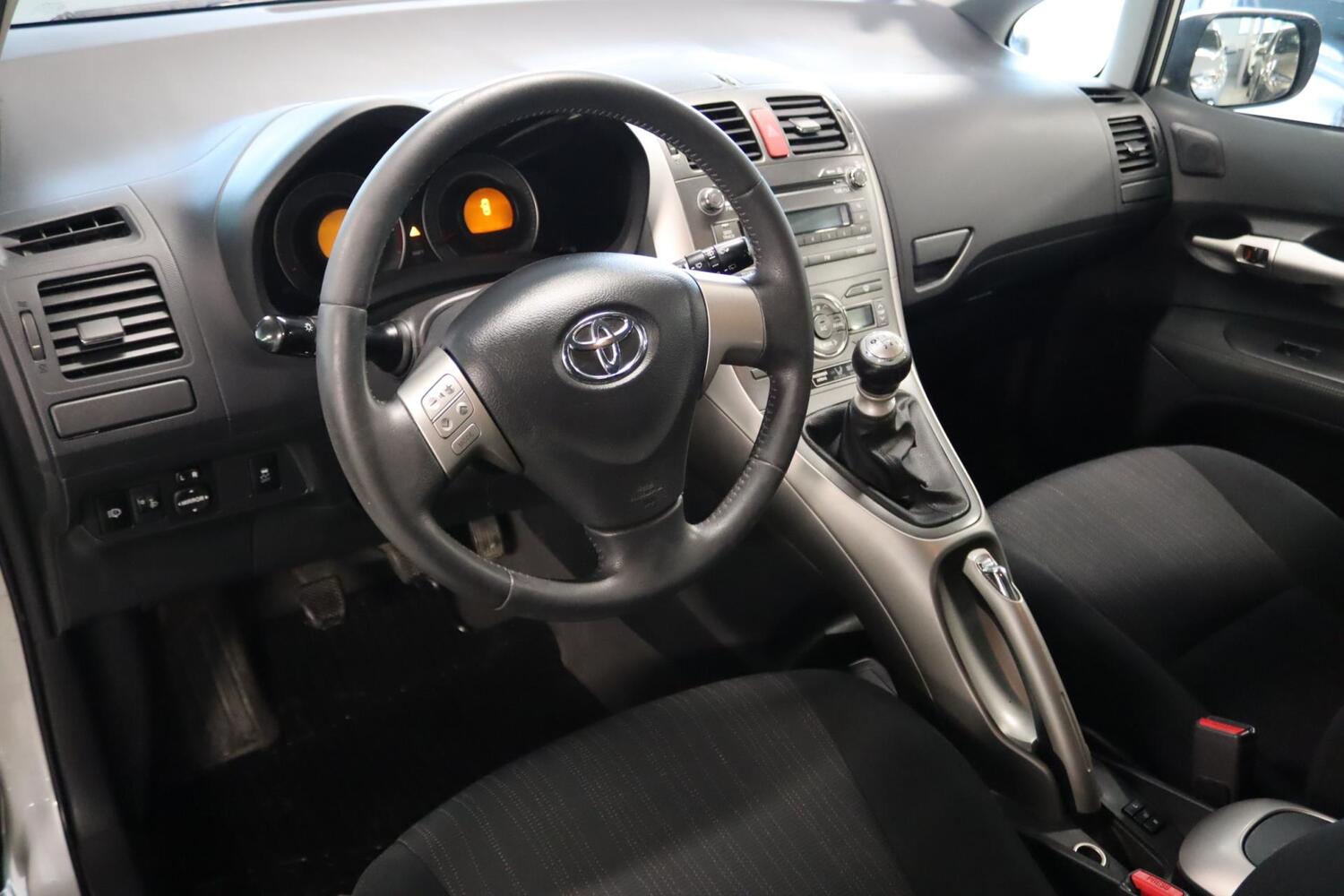 Toyota Auris vaihtoauto