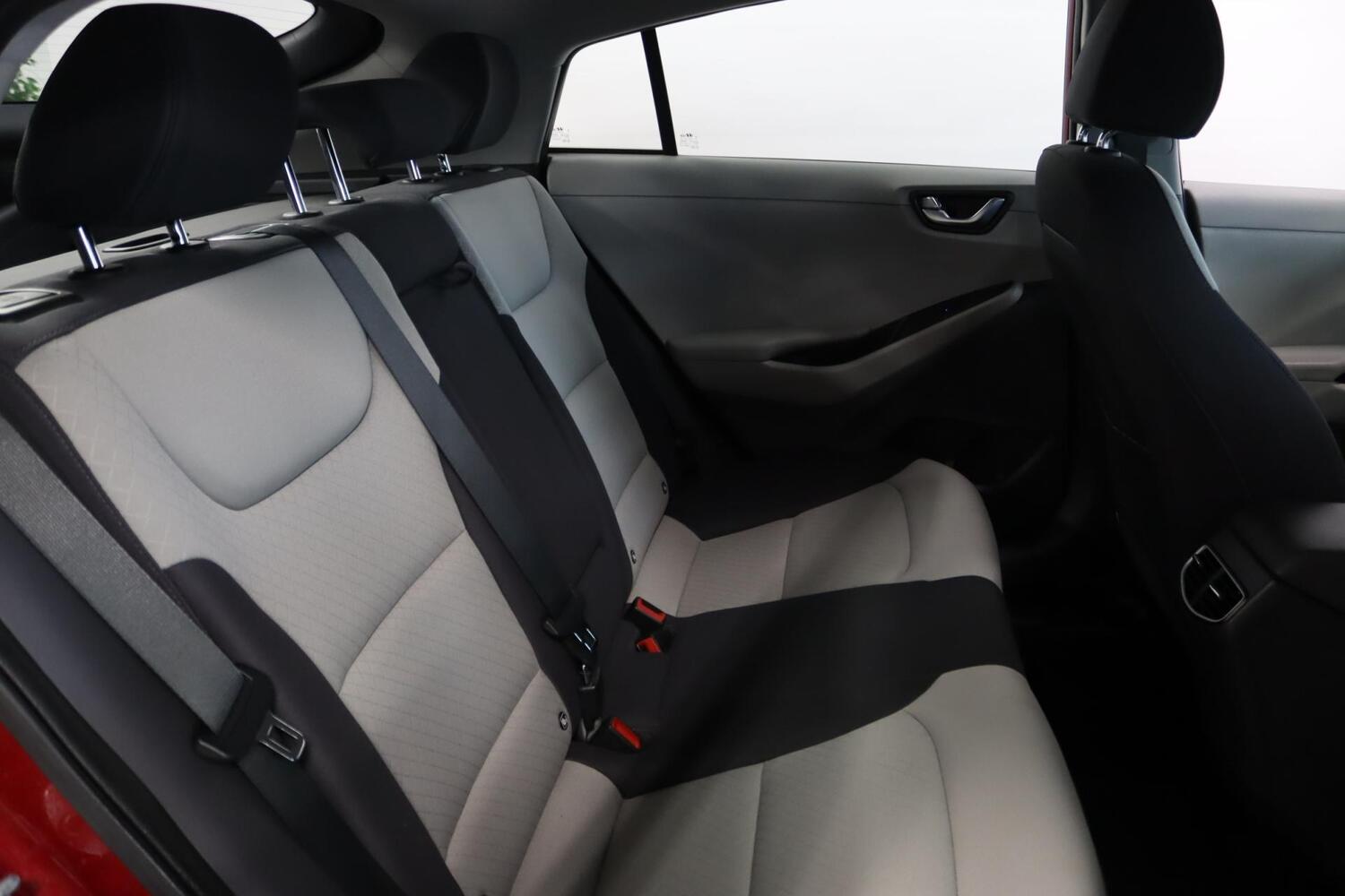 Hyundai IONIQ hybrid vaihtoauto