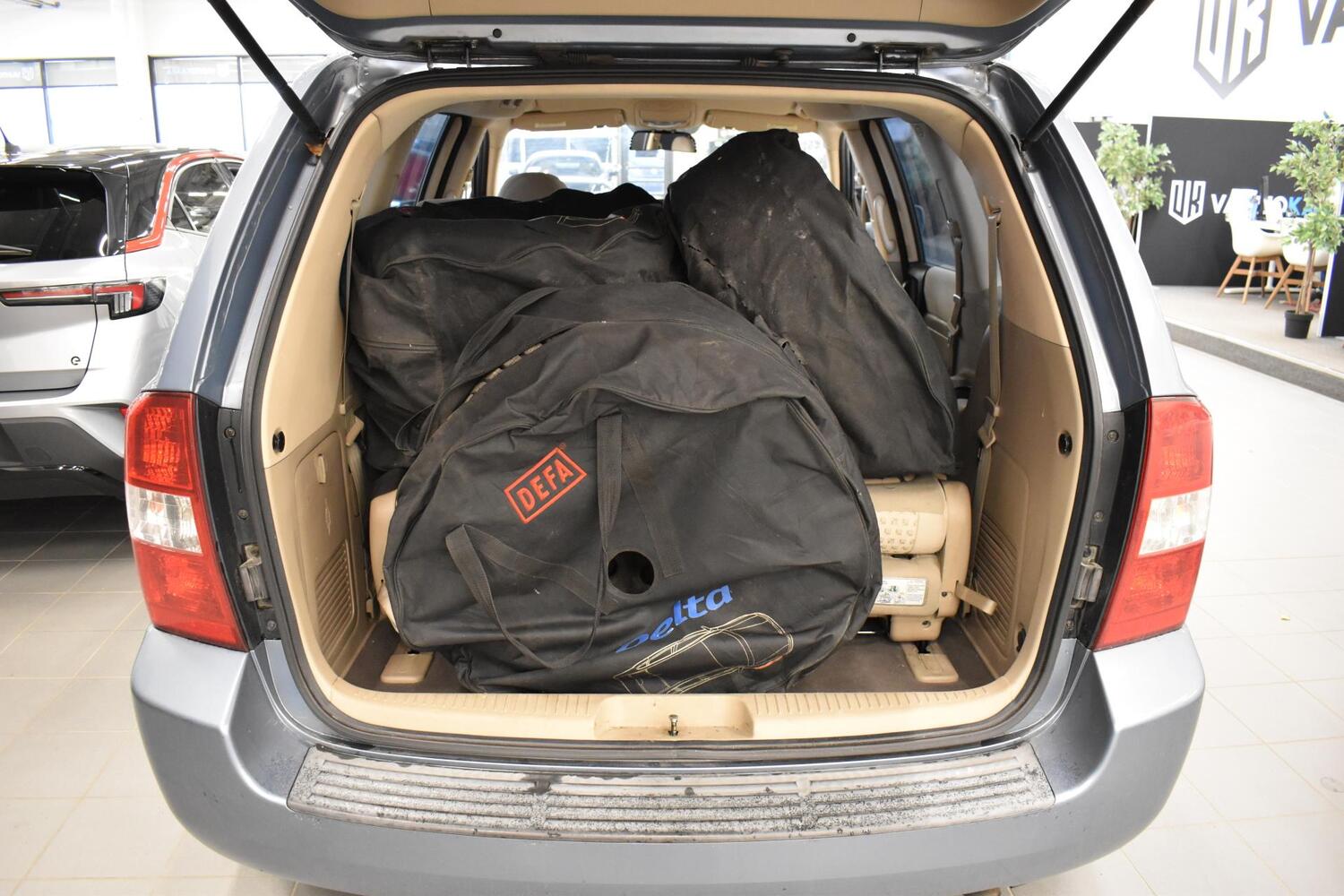 Kia Carnival vaihtoauto