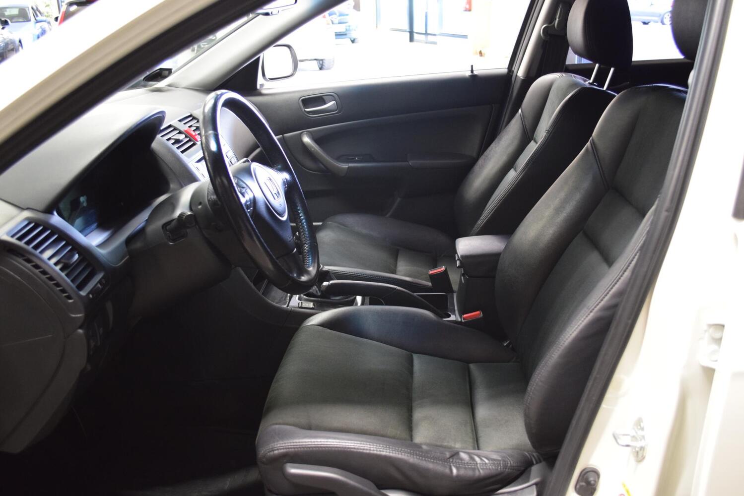 Honda Accord vaihtoauto