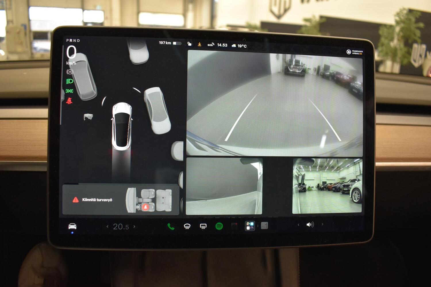Tesla Model 3 vaihtoauto