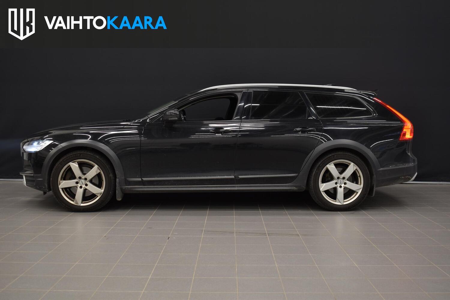 Volvo V90 Cross Country vaihtoauto