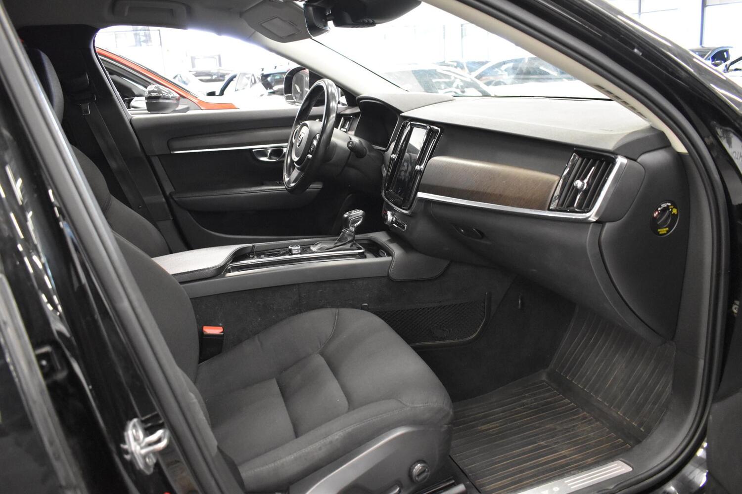 Volvo V90 Cross Country vaihtoauto