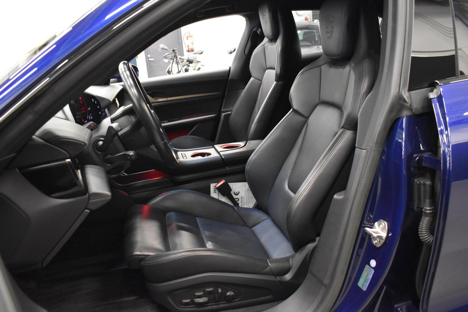 Porsche Taycan vaihtoauto