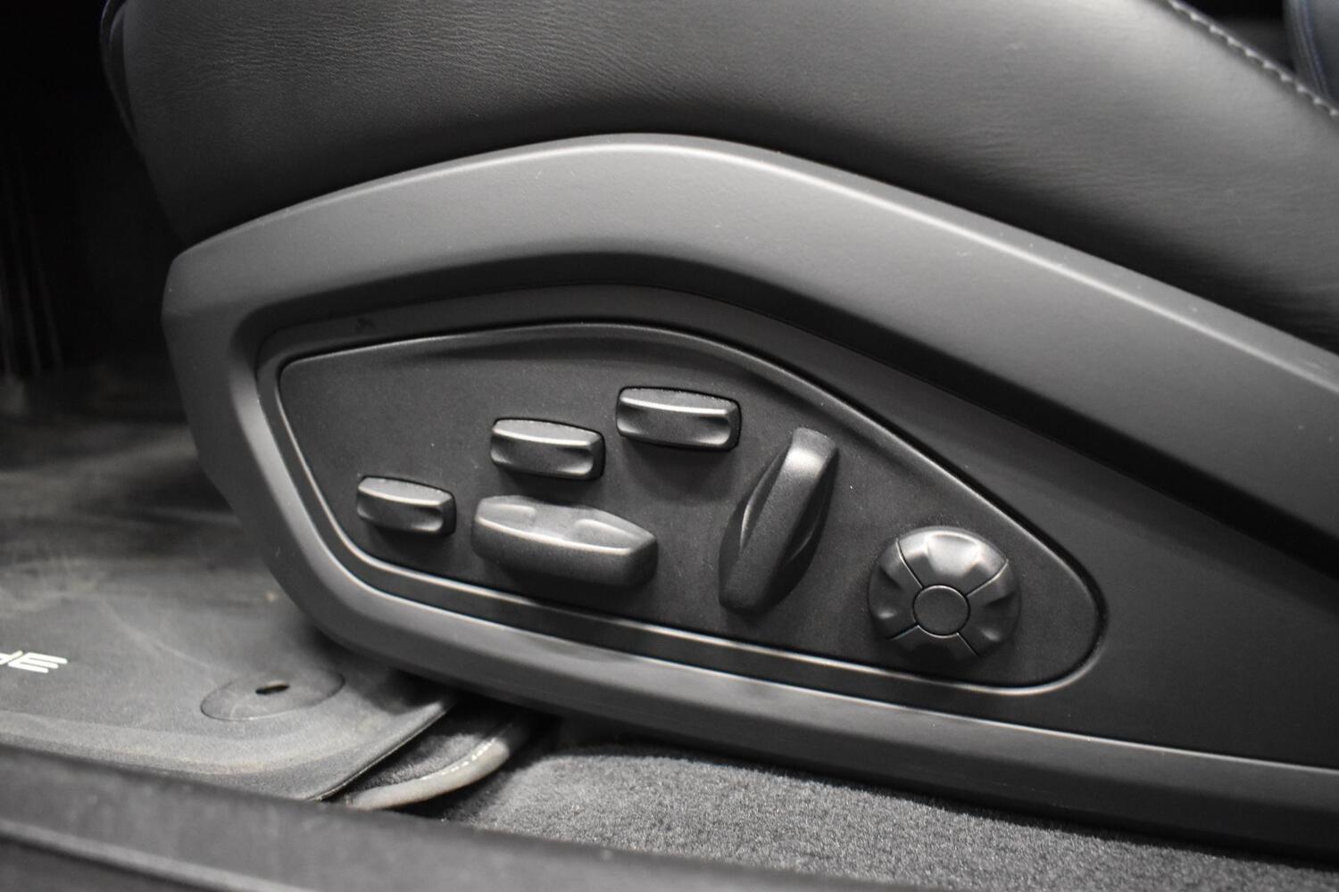 Porsche Taycan vaihtoauto