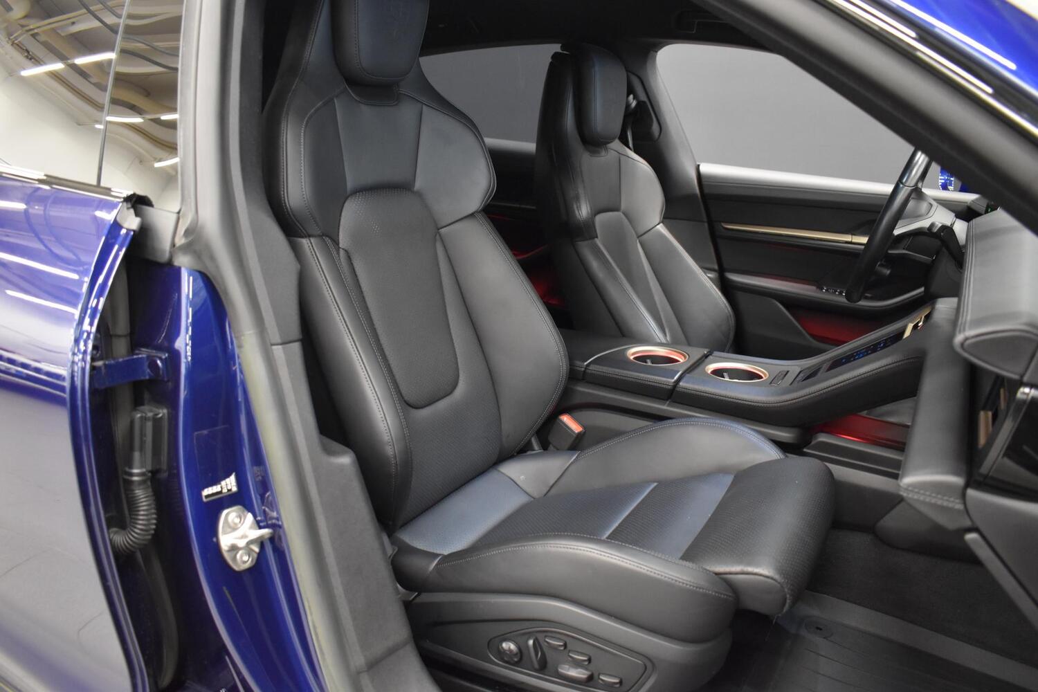 Porsche Taycan vaihtoauto