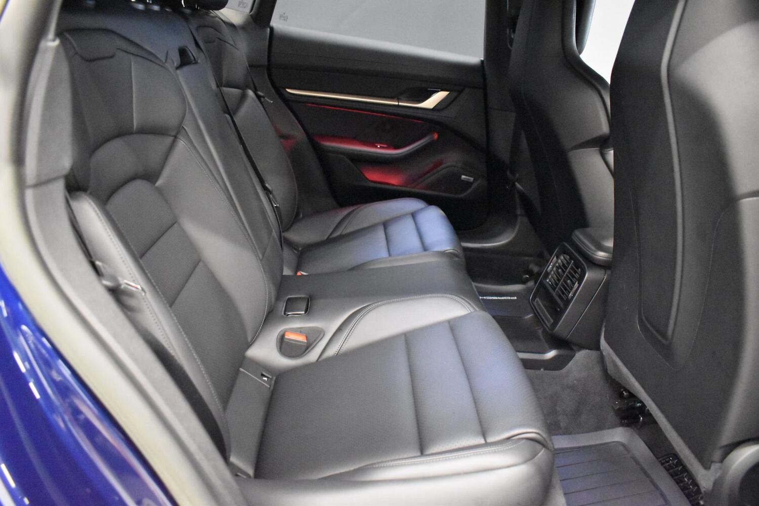Porsche Taycan vaihtoauto