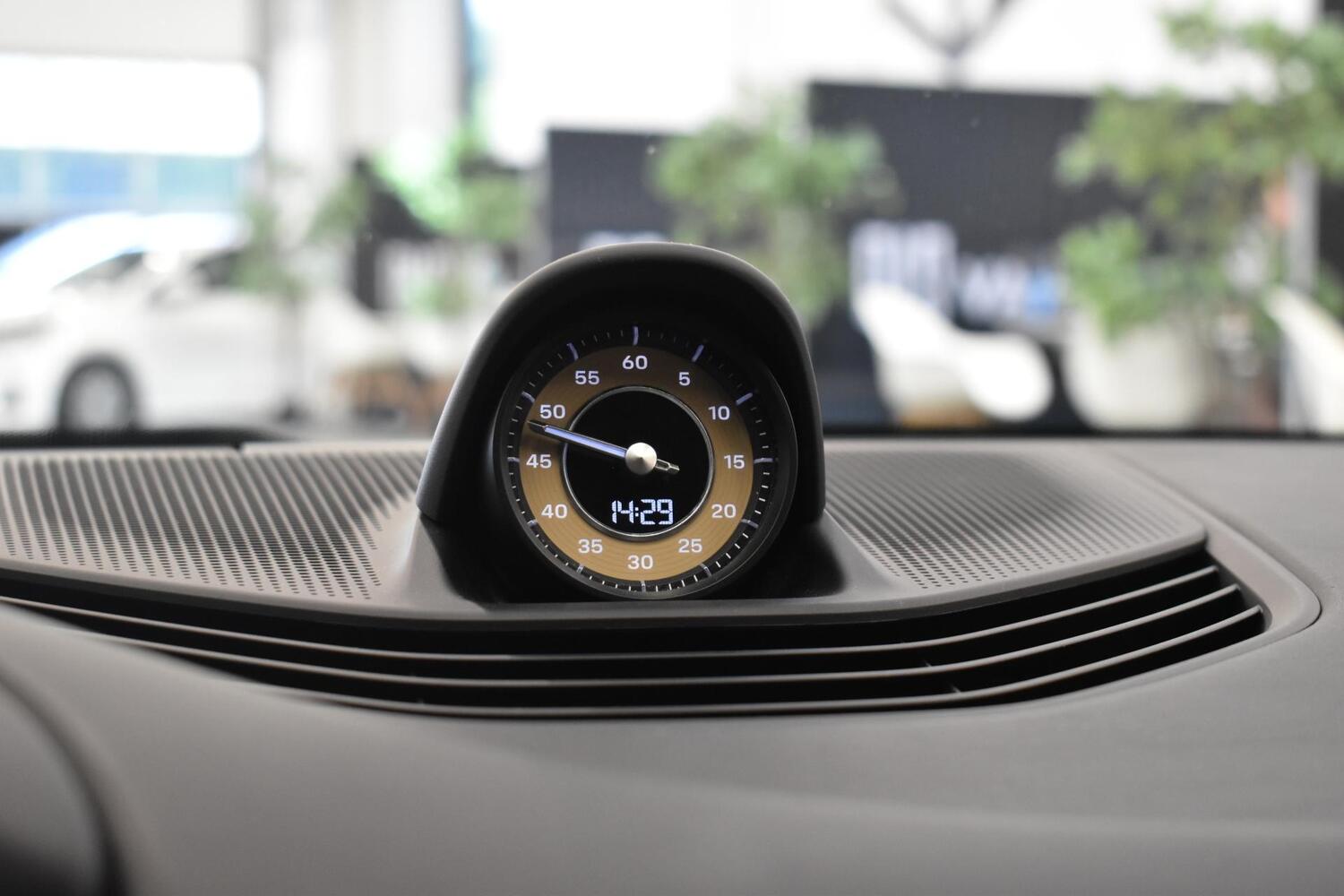 Porsche Taycan vaihtoauto