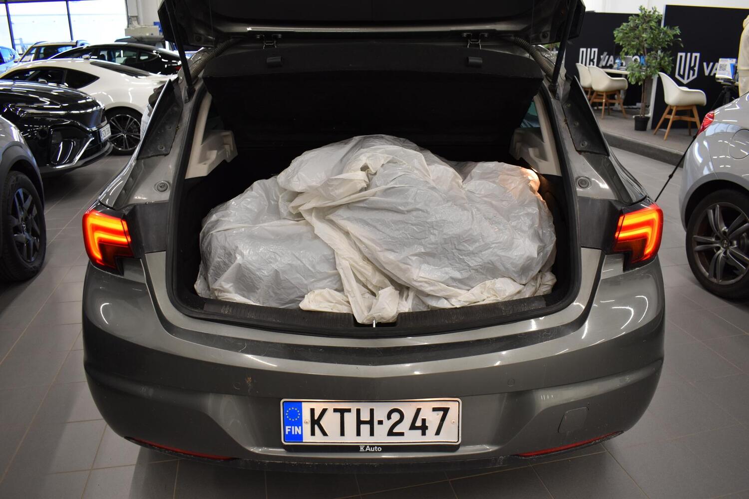 Opel Astra vaihtoauto