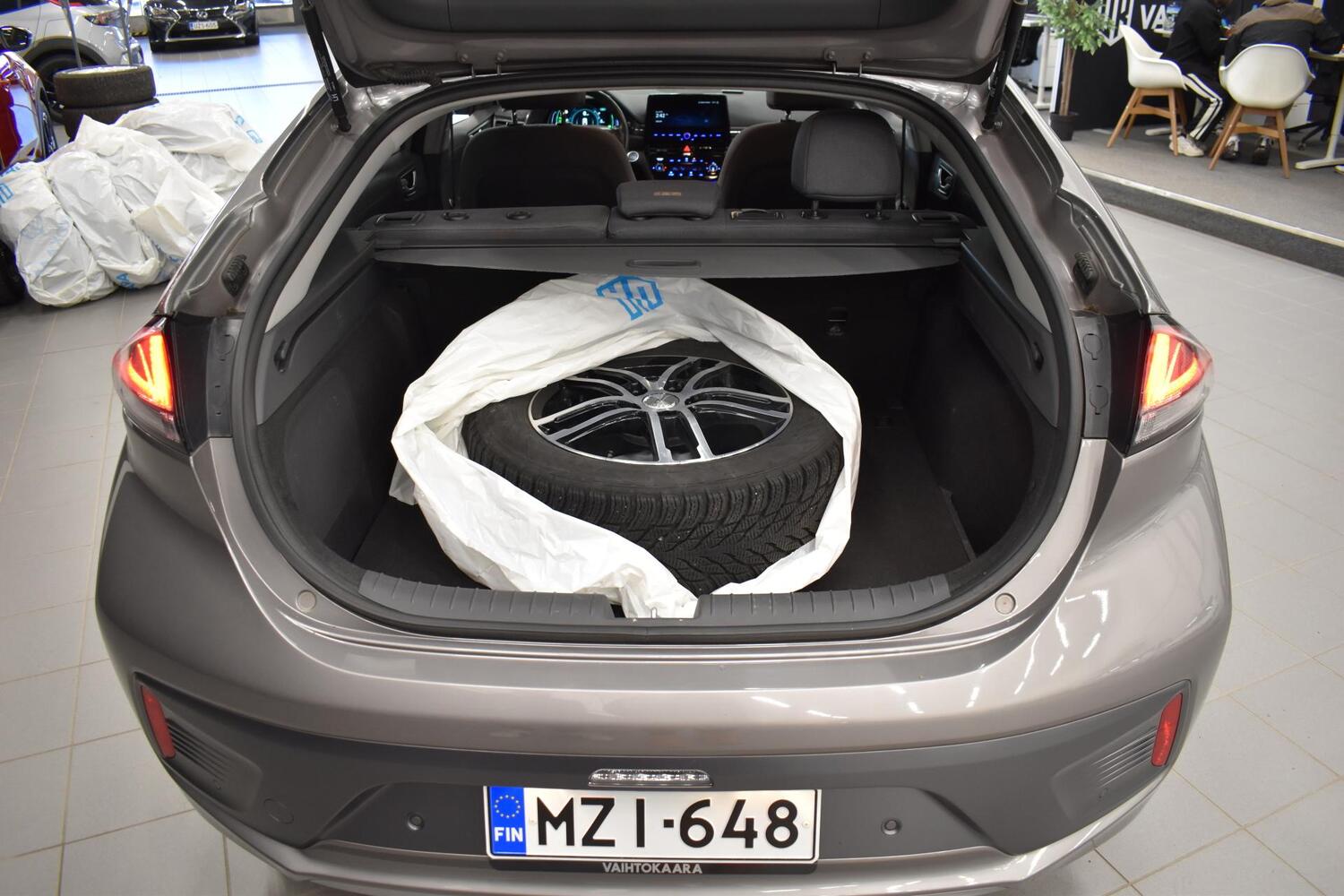 Hyundai IONIQ electric vaihtoauto