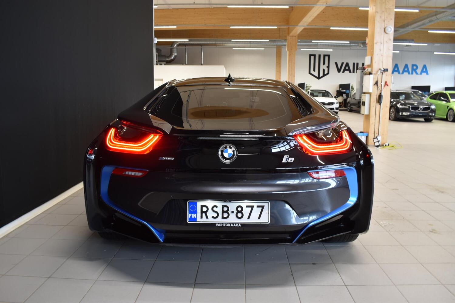 BMW i8 vaihtoauto