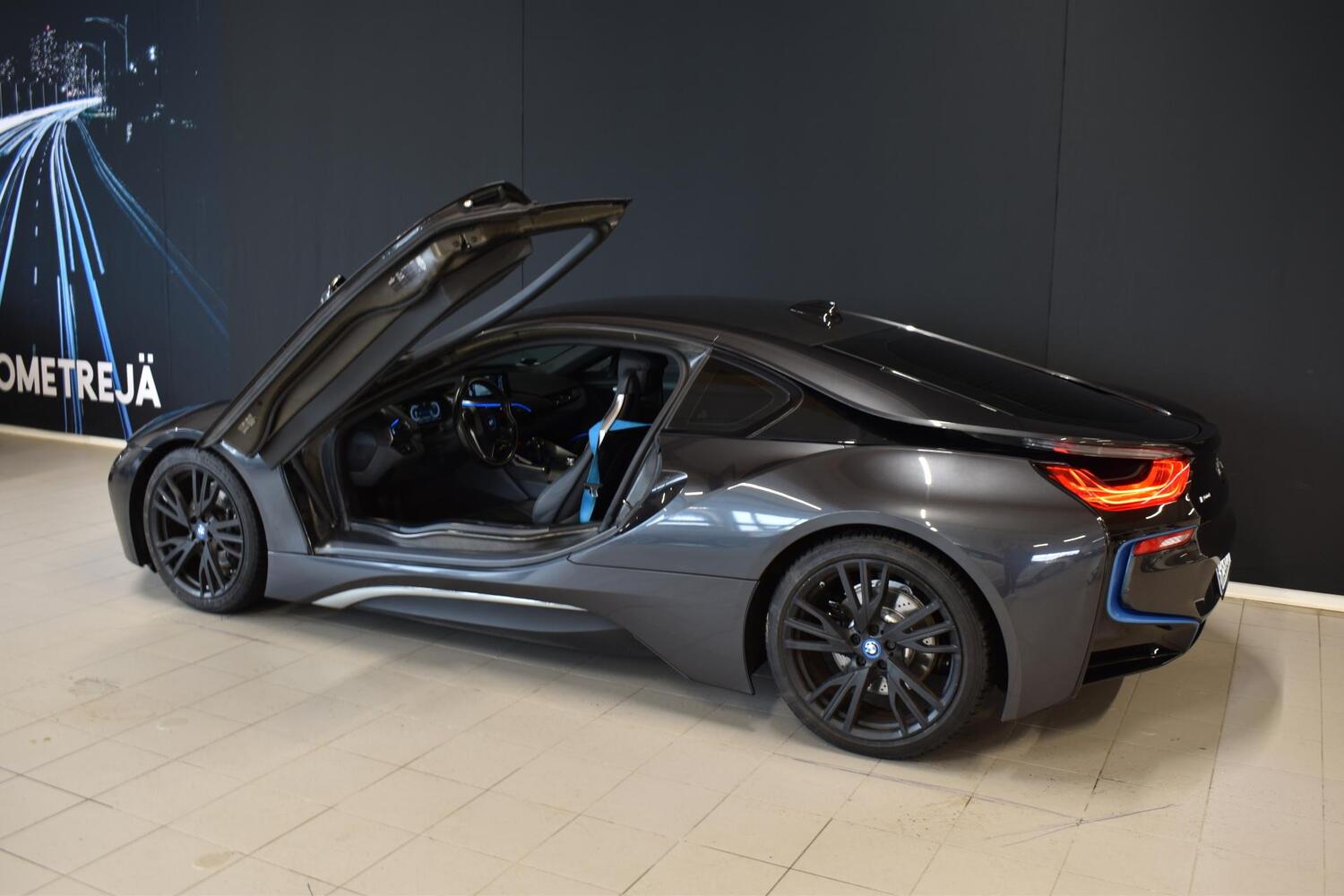 BMW i8 vaihtoauto